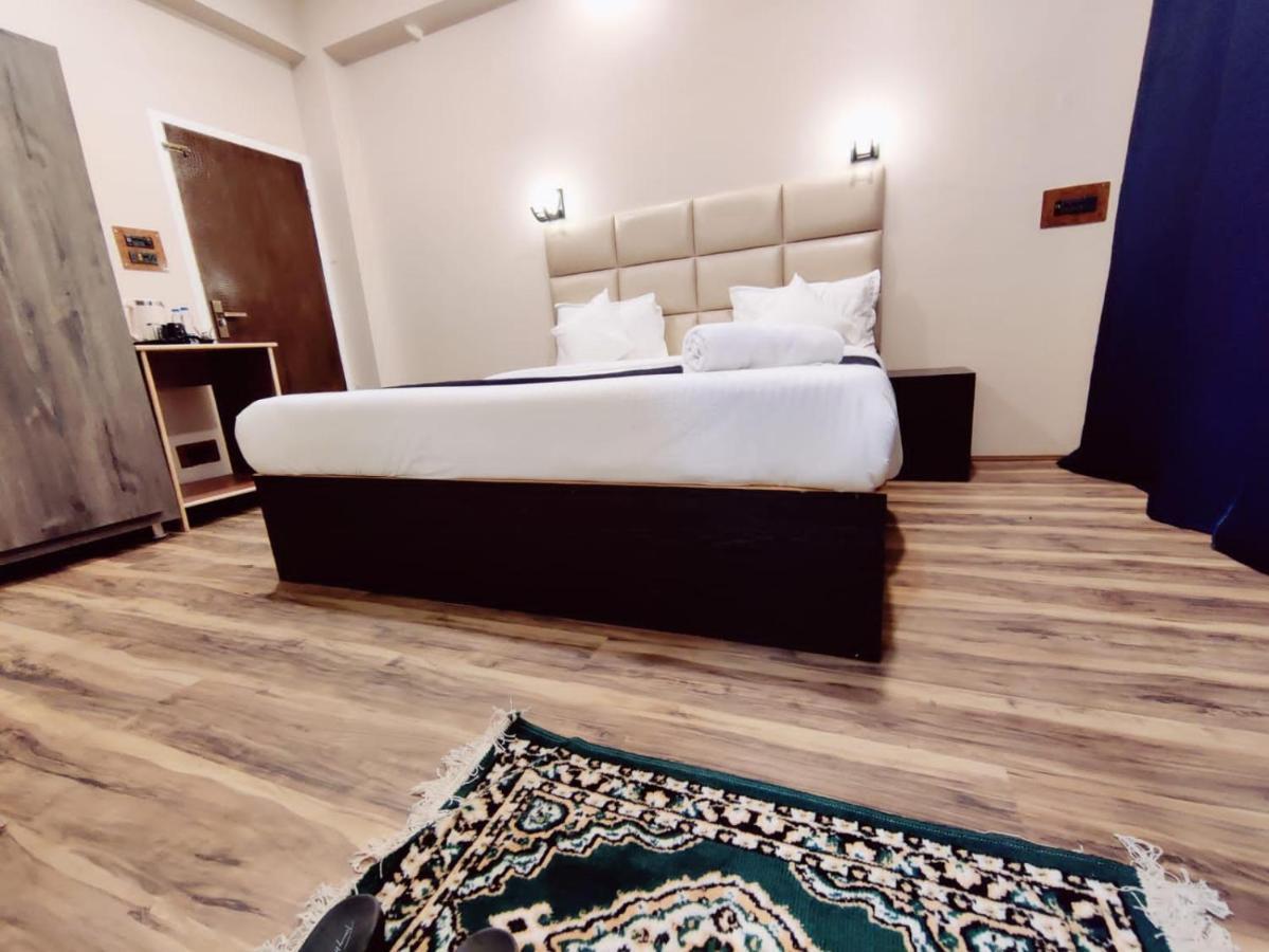Gulshan Palace By Seven Hills Srinagar By Him Haults Hospitality ภายนอก รูปภาพ